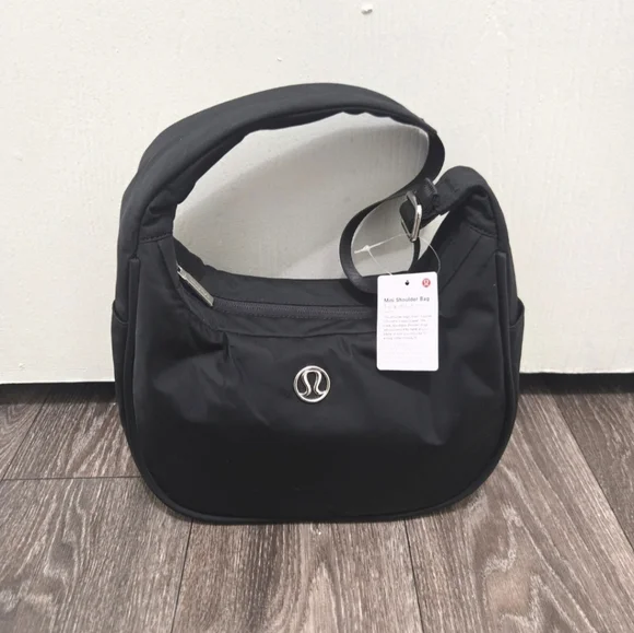 Lululemon City Essentials Shoulder Bag 4L Black NWT - Picture 2 of 15